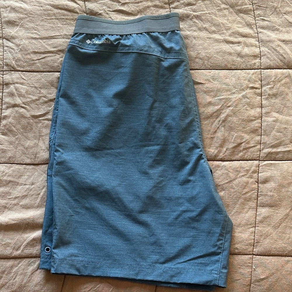Columbia Gray and Blue Mesh-Lined Shorts - Picture 5 of 7